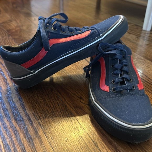 Custom VANS off the wall sneakers. US men’s 6.0 women’s 7.5 - Picture 3 of 5